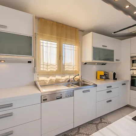 Infinity Villa With Pool, Bbq And Ping-Pong Table, 1Km From The Beach Villa Atsipopoulo